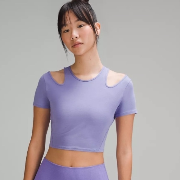 lululemon athletica Tops - Lululemon Women's Purple
Shoulder Cut-Out Yoga T-Shirt
Size 10